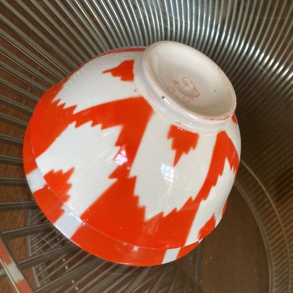 Set of two handmade vintage porcelain ceramic orange ikat bowls - Picture 10 of 10